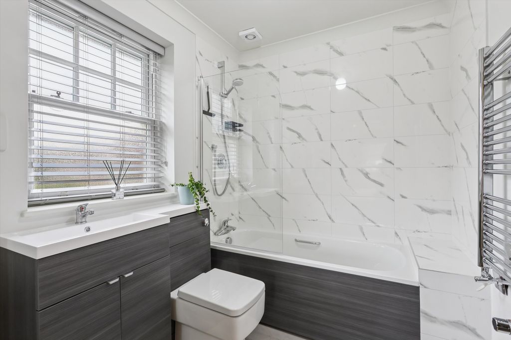 Additional image 18 of 5 bed detached house for saleRuxley Crescent, Claygate, Esher, Surrey KT10