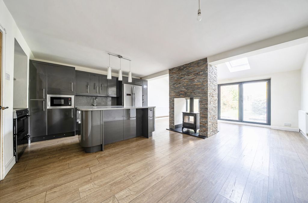 Property photo 2 of 17 1432402-1-69c19c9...