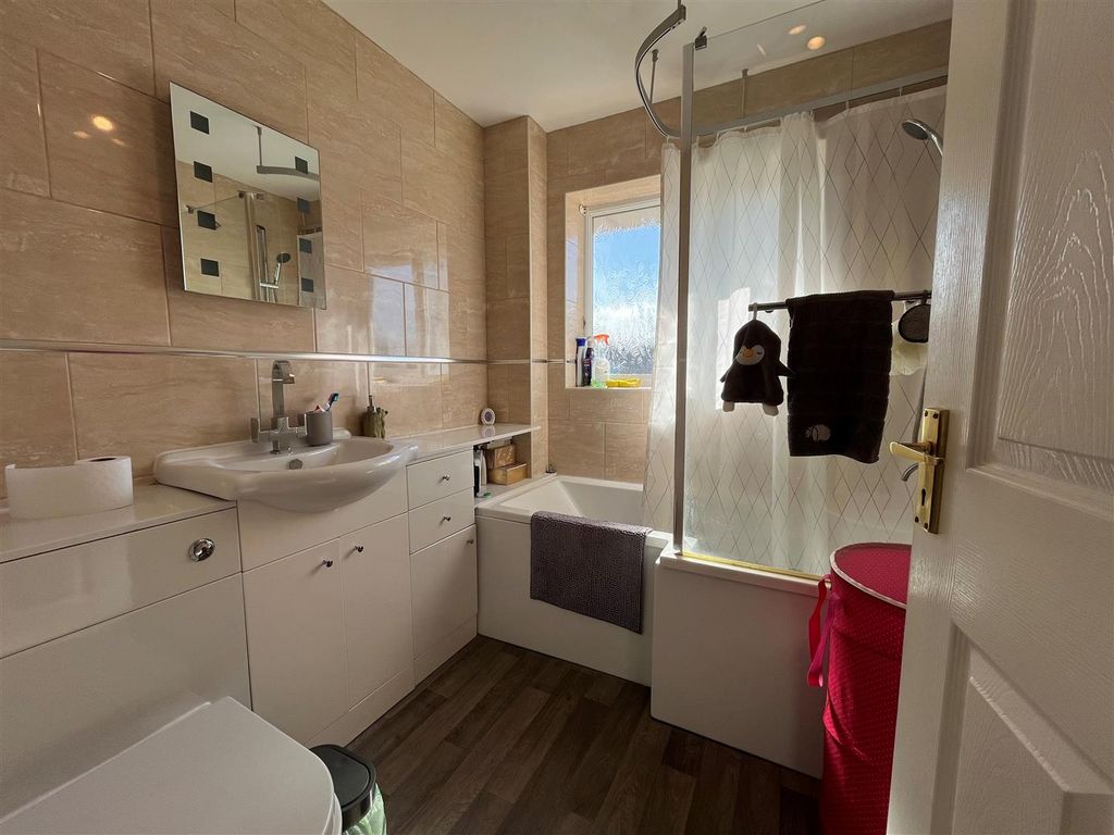 Additional image 10 of 3 bed semi-detached house to rentFenners, Weston-Super-Mare BS22