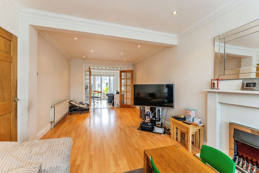 Property photo 3 of 13 Pbox-Img.Jpg