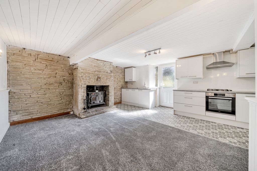 Property photo 2 of 13 1439578-1-69d4E32Ae78Ca