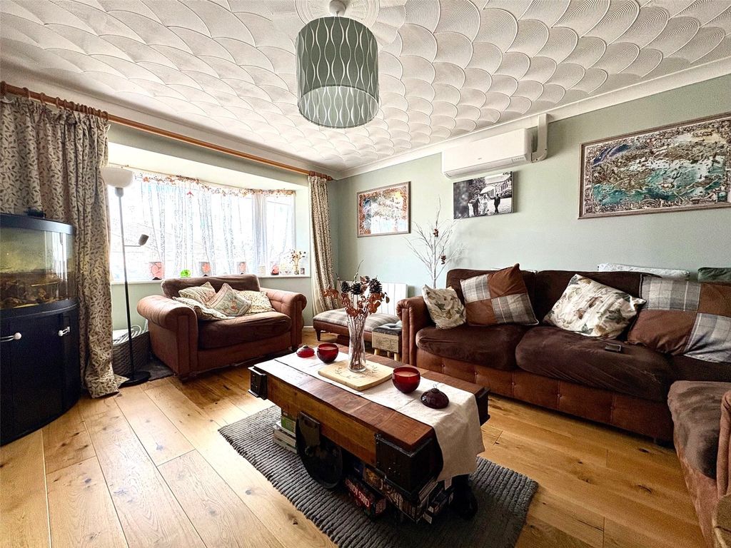 Property photo 3 of 11 Picture No. 13