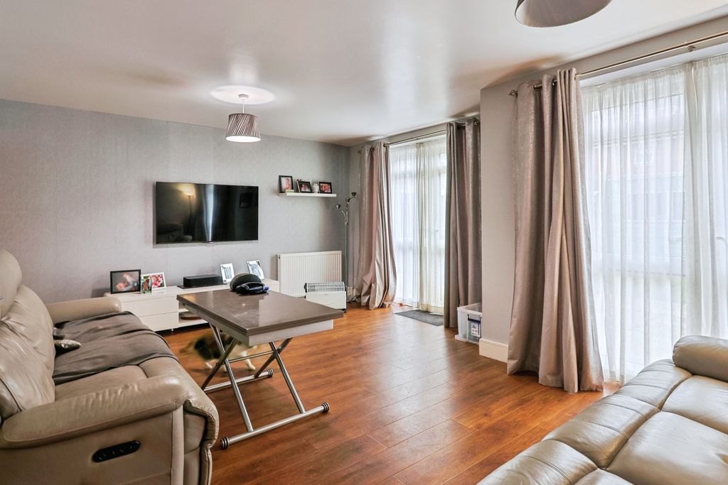 Property photo 2 of 13 Image 1