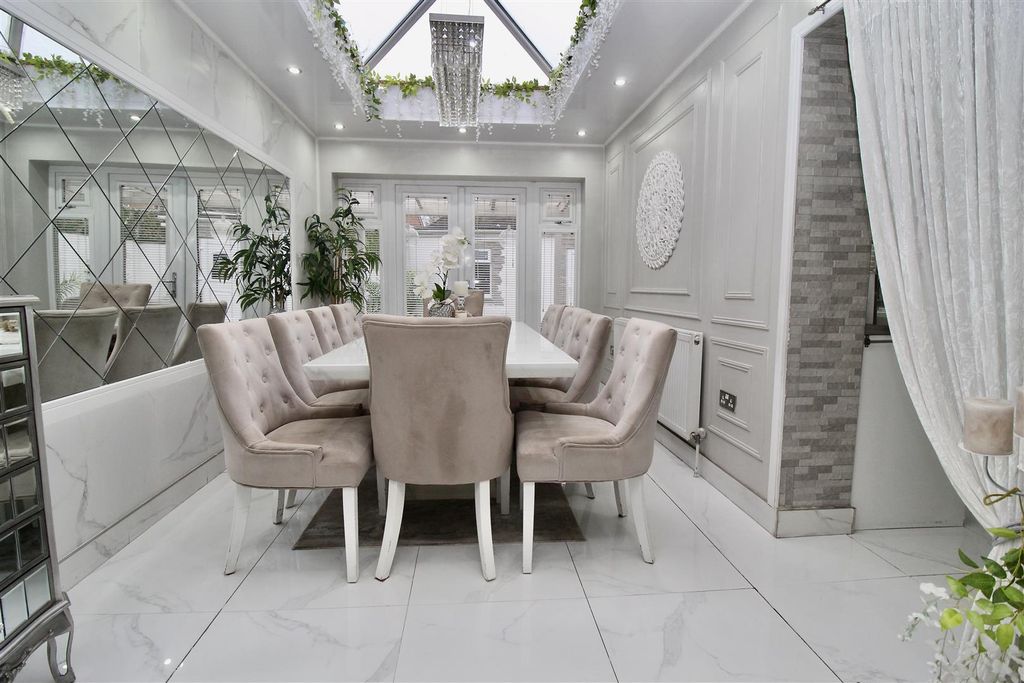 Property photo 3 of 41 Extended Dining Room