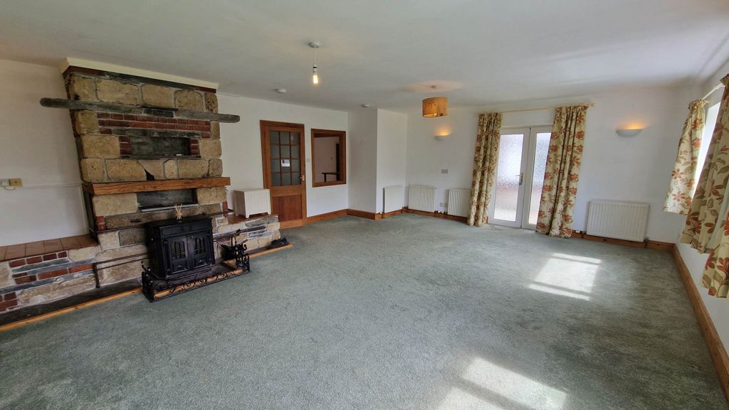 Property photo 3 of 24