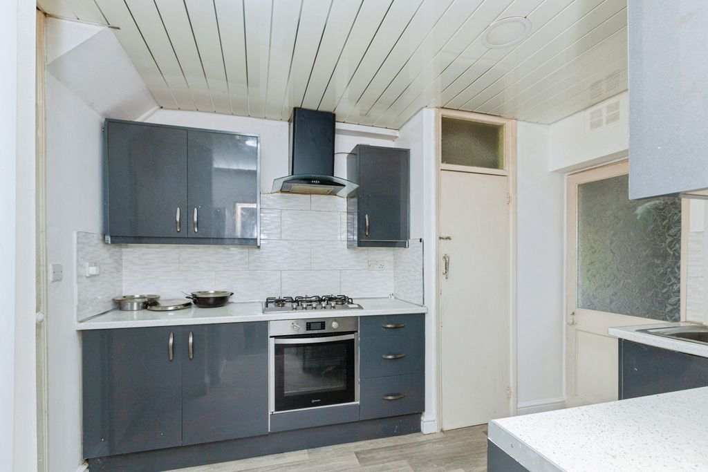 Property photo 2 of 19 Pbox-Img.Jpg