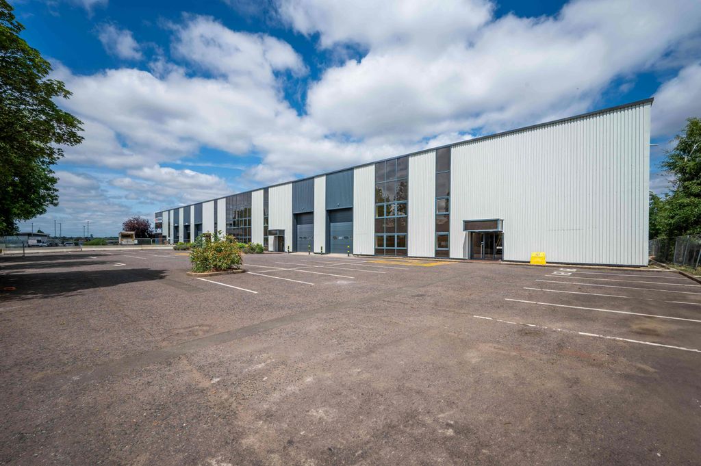 Property photo 2 of 9 Riverview, Reading