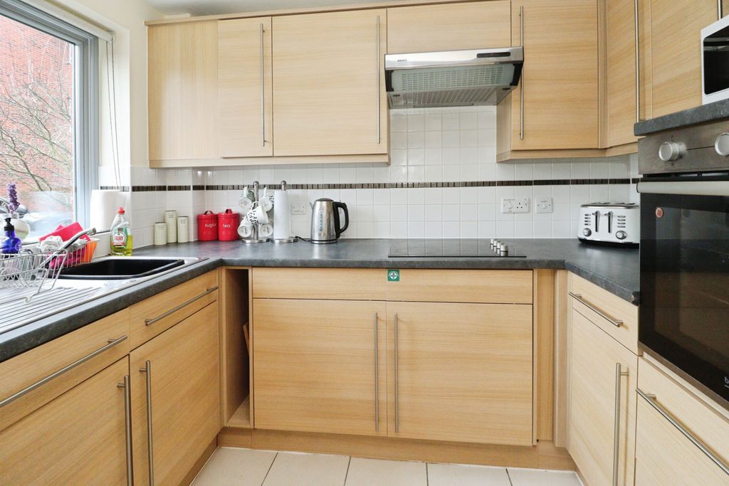 Property photo 2 of 14