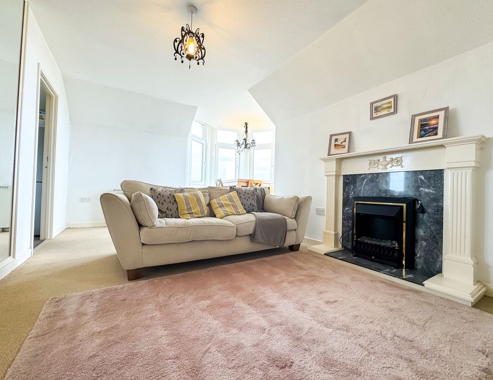 Property photo 2 of 17 Marine P Ewemove Saltburn-9