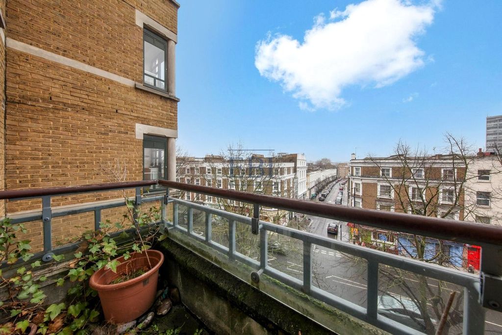 Property photo 2 of 17 Picture No. 37