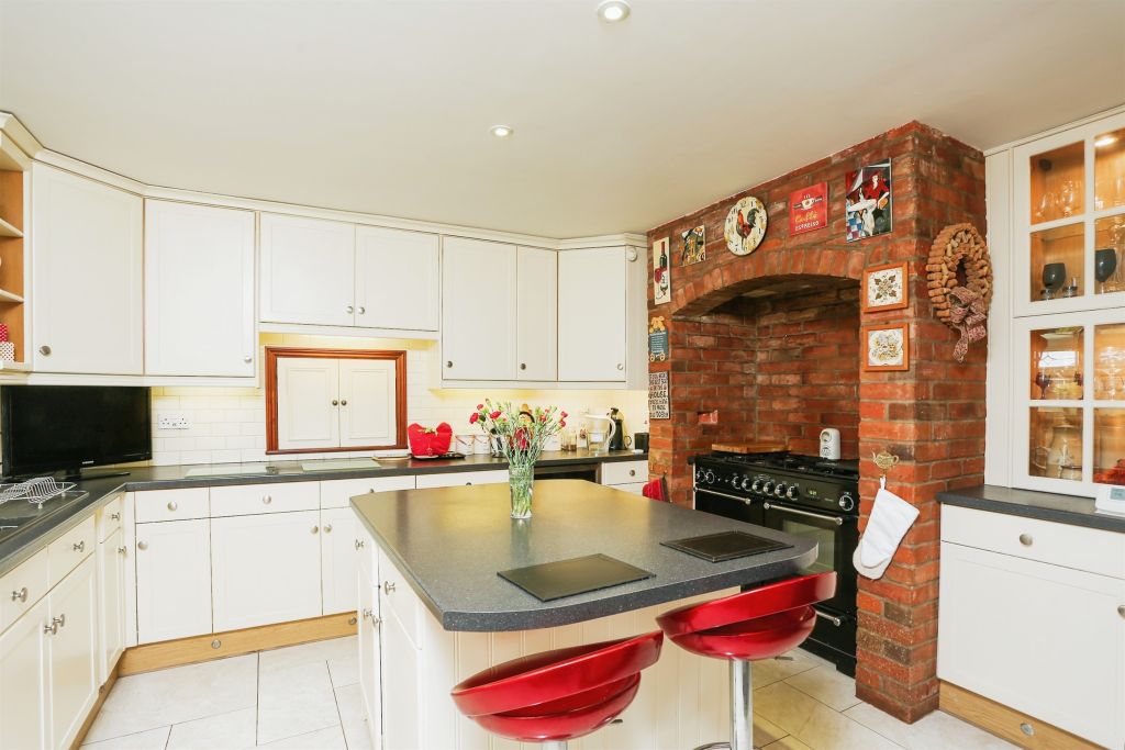 Property photo 3 of 18