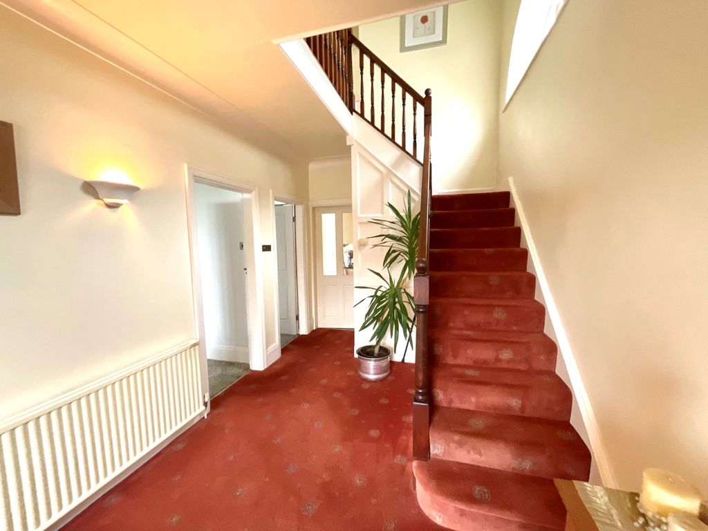 Property photo 3 of 22