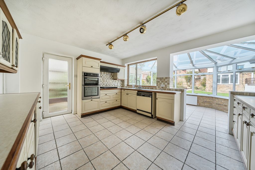 Property photo 2 of 20 1361905-10-68Dd1d...