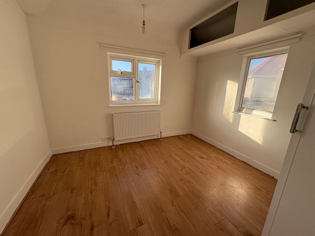 Property photo 3 of 6 Img_5162[1]