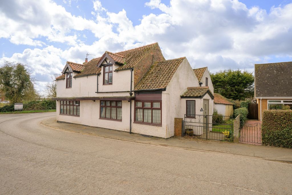 Property photo 1 of 34