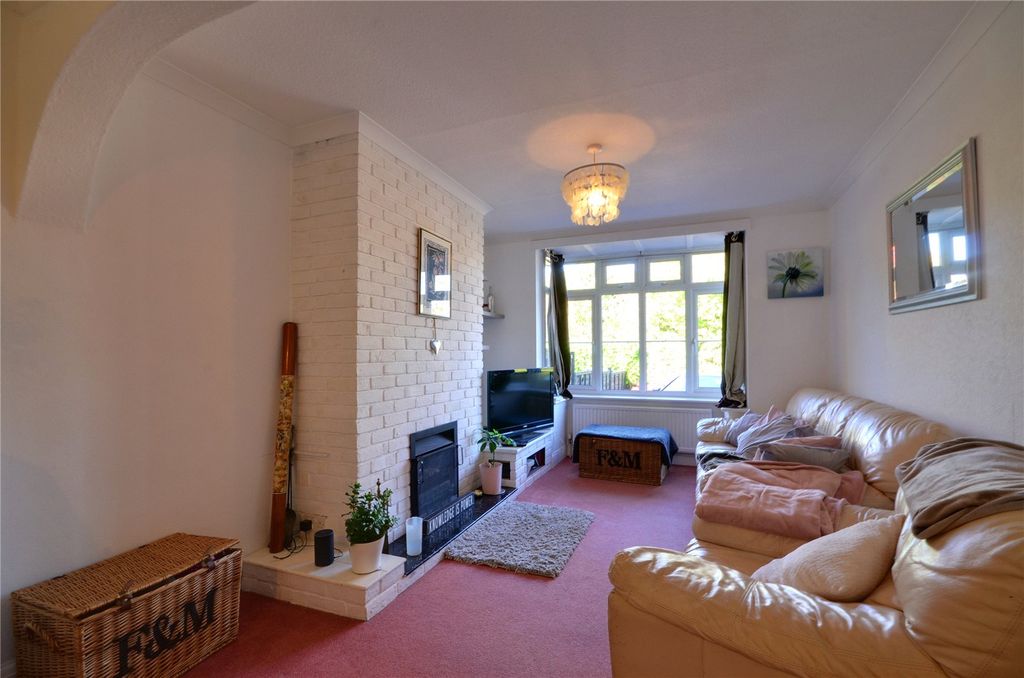 Property photo 1 of 14 Lounge