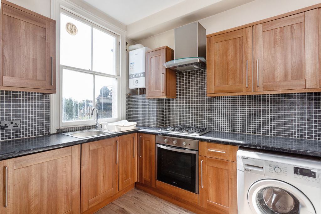 Property photo 3 of 9 3