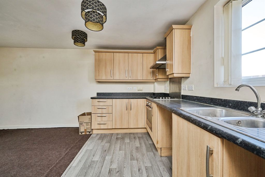Property photo 2 of 16