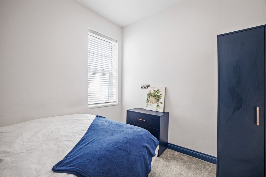 Property photo 2 of 7 0036