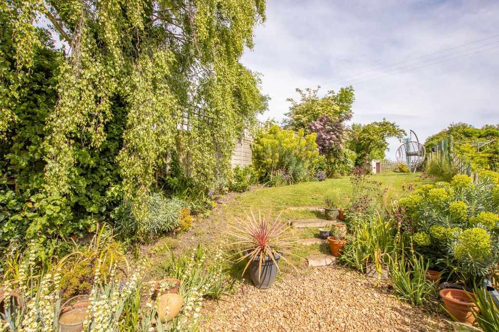 Property photo 3 of 22 4182748