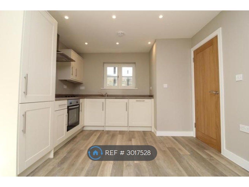 Property photo 2 of 10 Kitchen