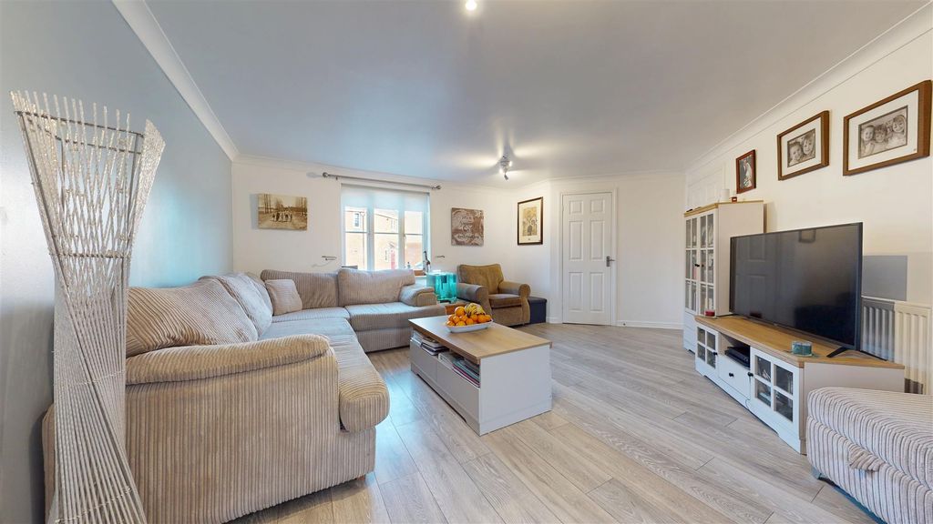 Property photo 2 of 15 12222025_190459.Jpg