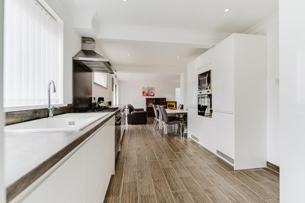 Property photo 3 of 41 9 Raleigh Close, Corby (29 Of 41).Jpg