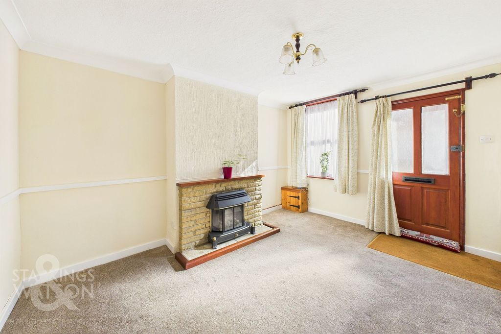 Property photo 2 of 14