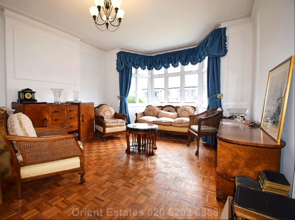 Property photo 2 of 11