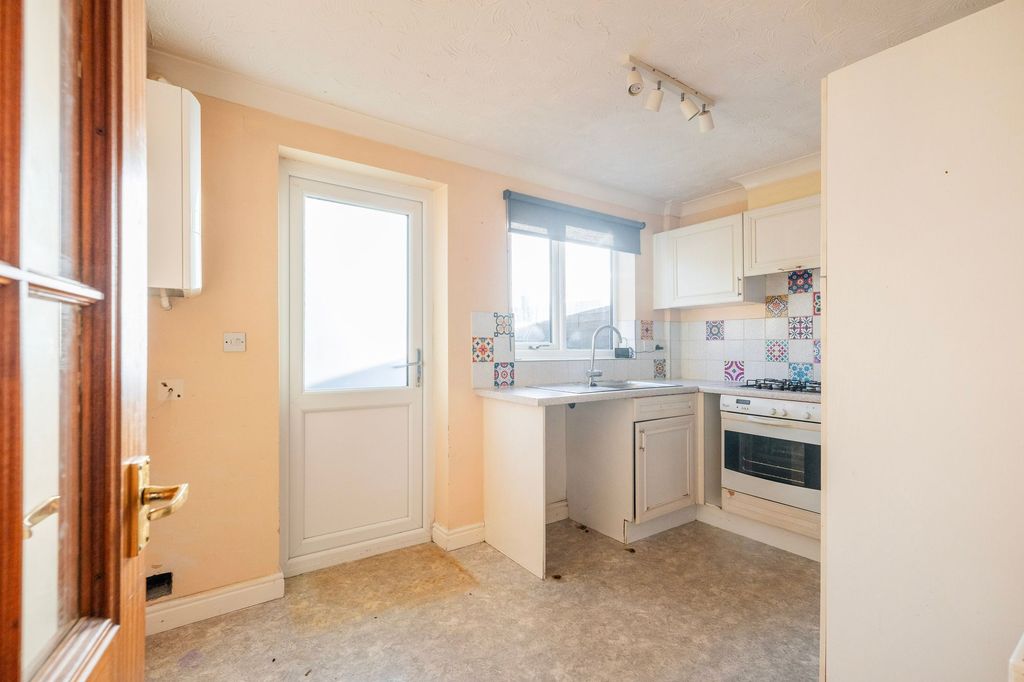 Property photo 2 of 23