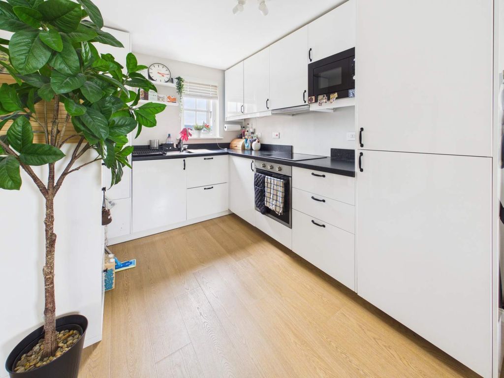 Property photo 3 of 15 Kitchen
