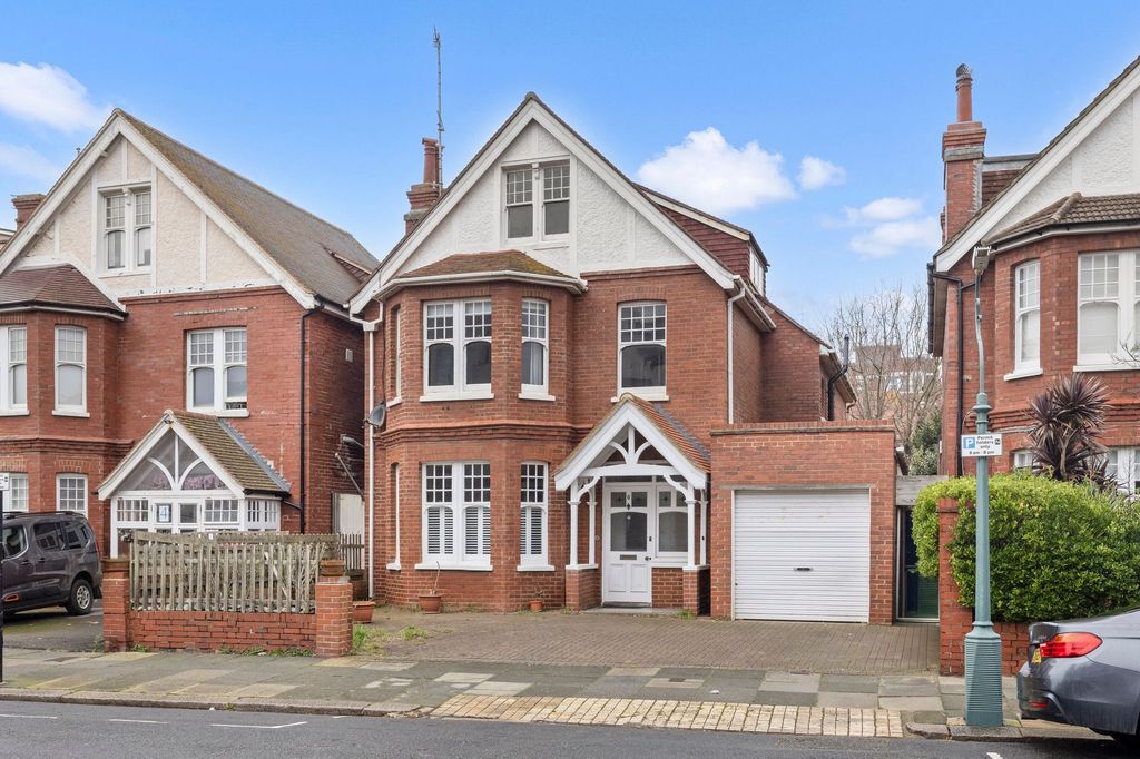 Property photo 1 of 19