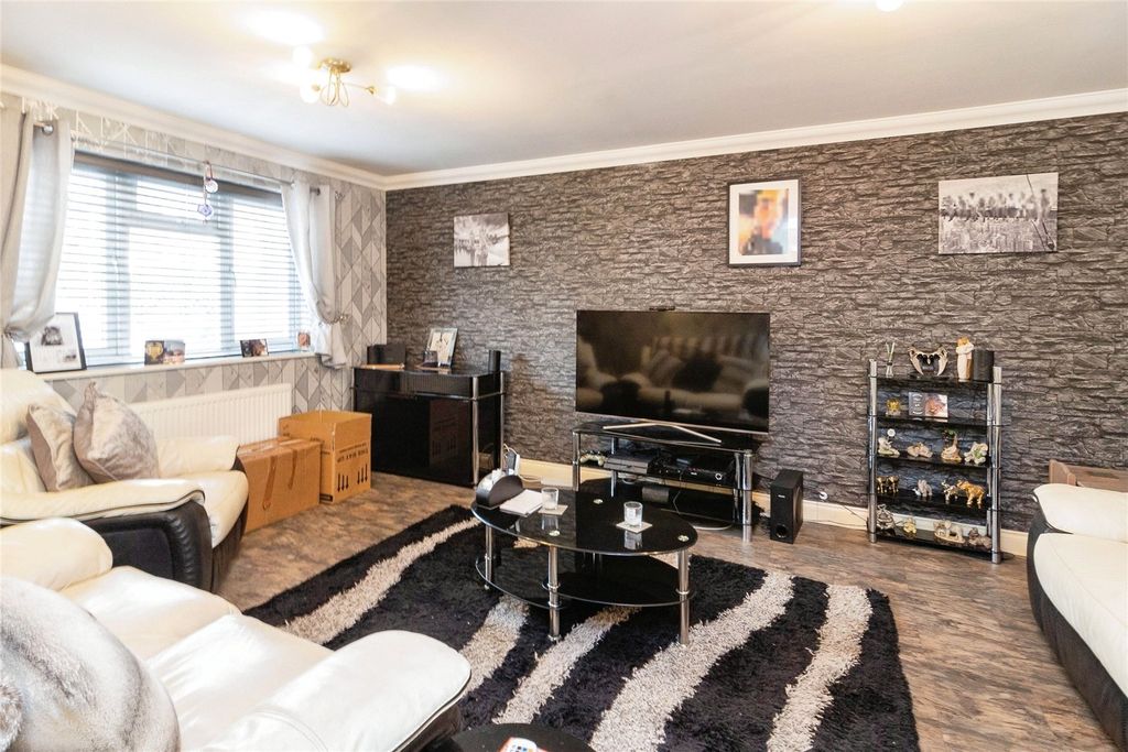 Property photo 2 of 17 Picture No. 04