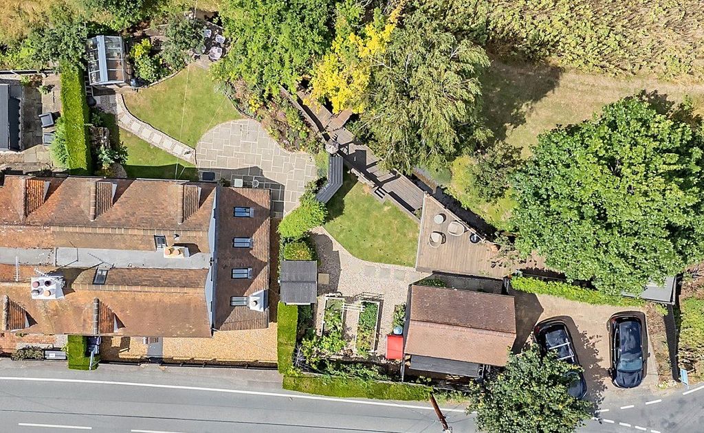 Property photo 2 of 27 Picture No. 48