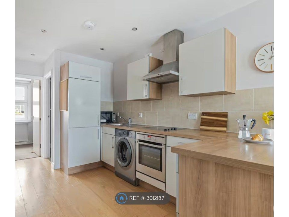 Property photo 1 of 17 Kitchen