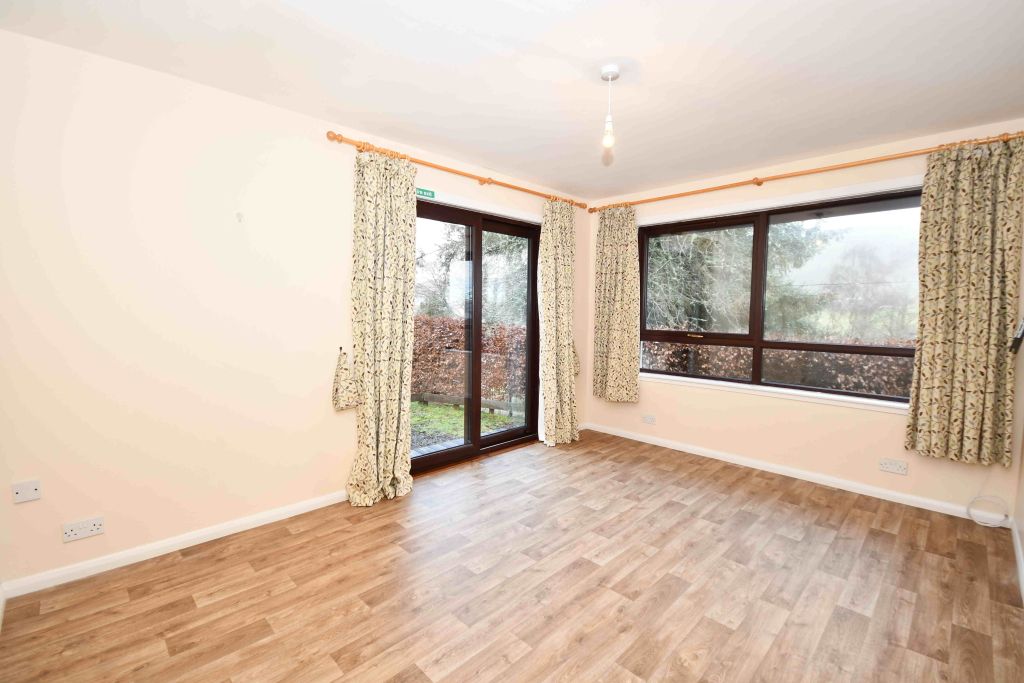 Property photo 3 of 11 Photo