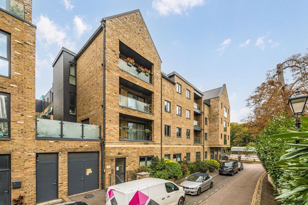 Property photo 1 of 5