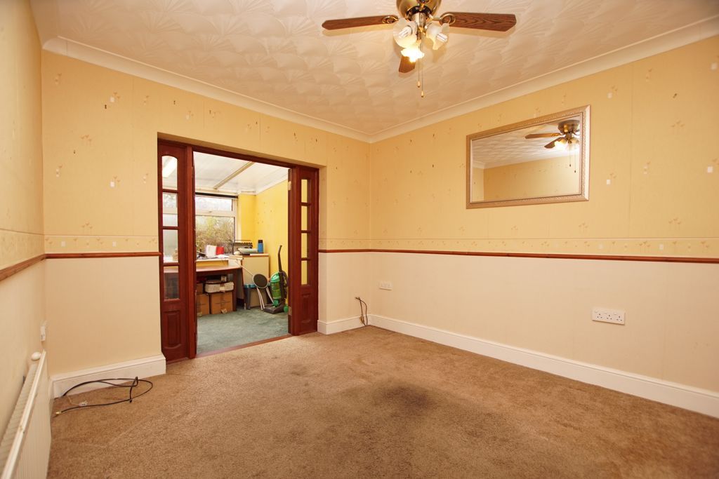 Property photo 2 of 11 Lounge