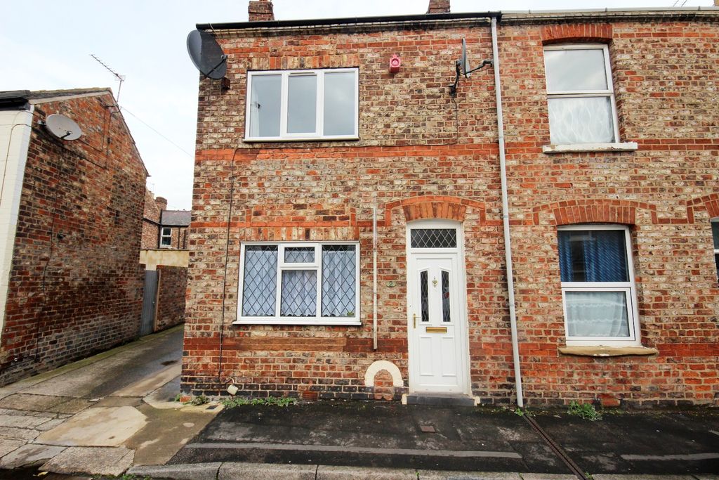 Property photo 1 of 12 External