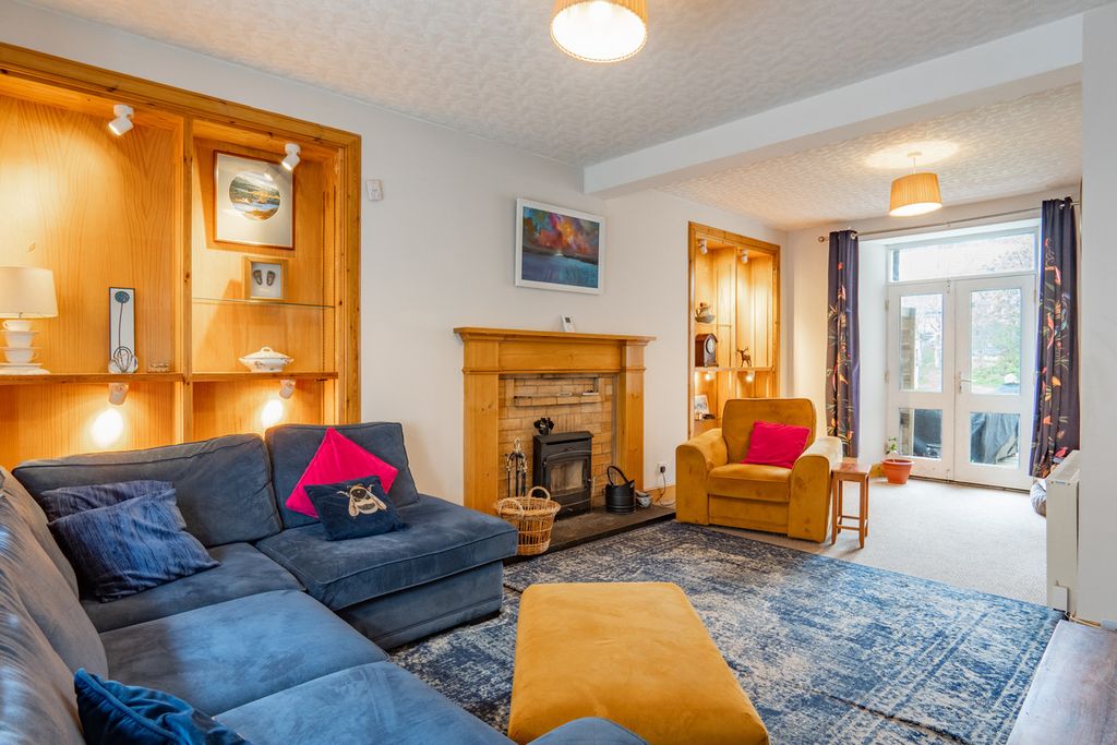 Property photo 2 of 45