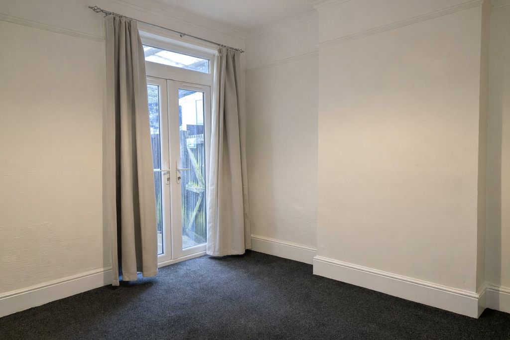 Property photo 2 of 10 Picture No. 09