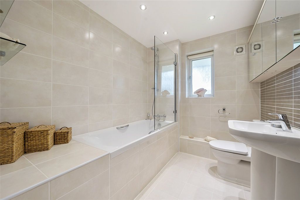 Additional image 13 of 2 bed flat for saleSea Road, Carlyon Bay, St. Austell, Cornwall PL25