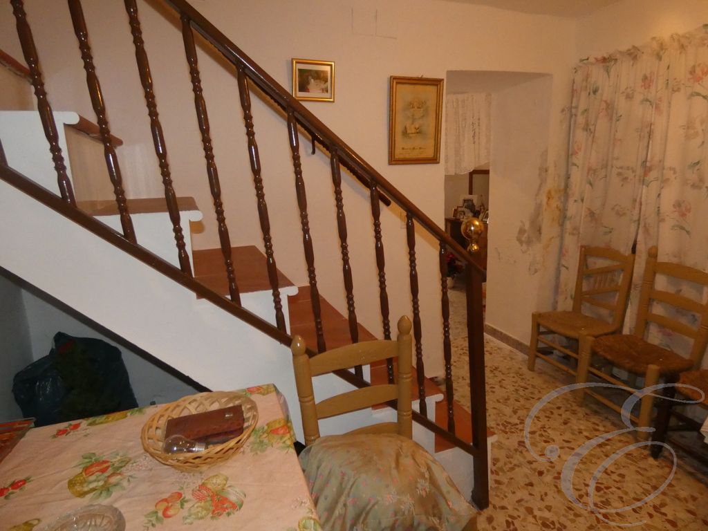 Property photo 3 of 12