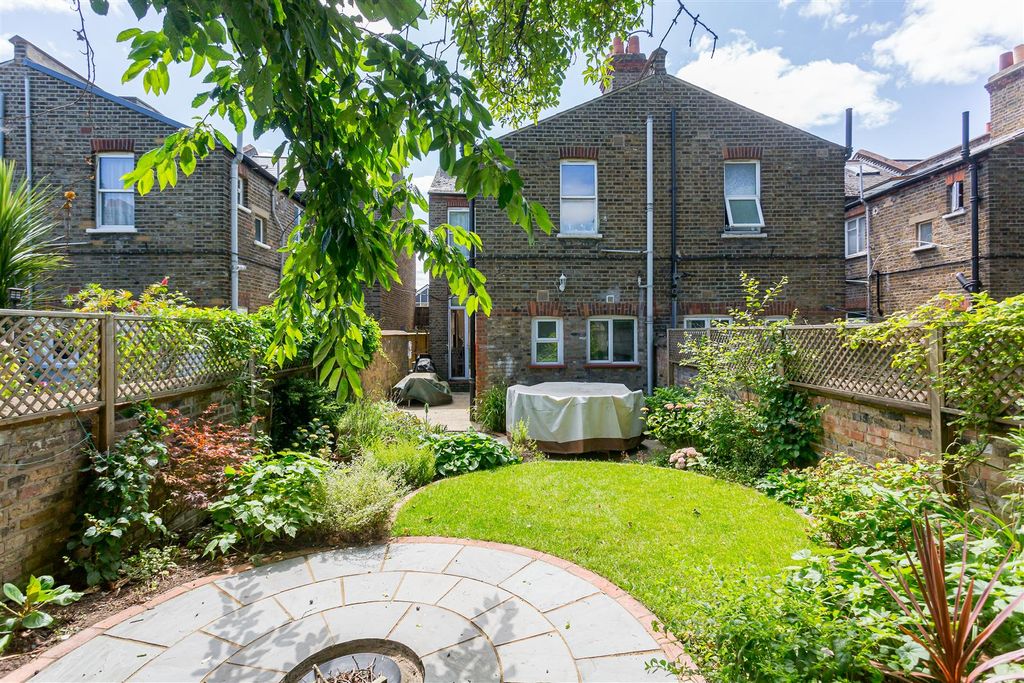 Property photo 1 of 7