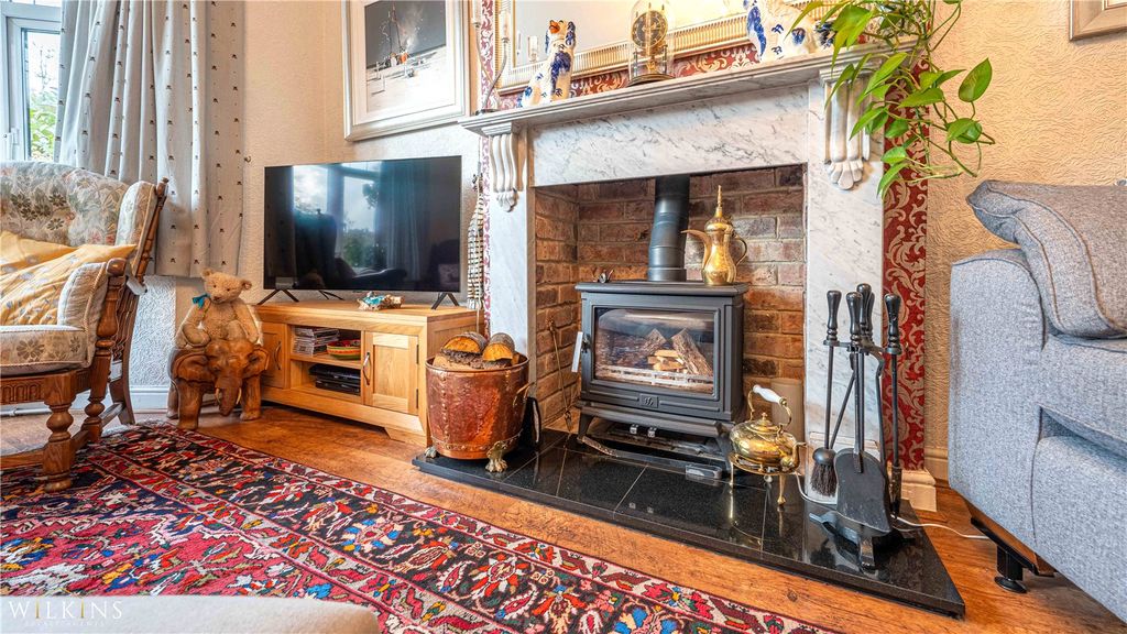 Property photo 3 of 43 Picture No. 11