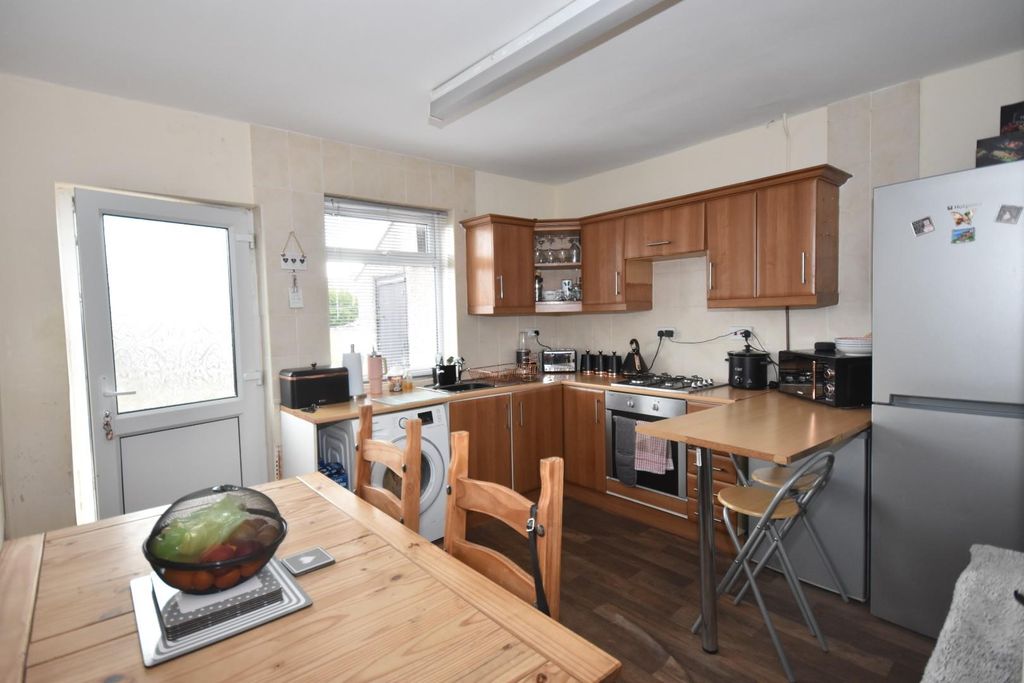 Property photo 2 of 9 Kitchen Diner 01.Jpg