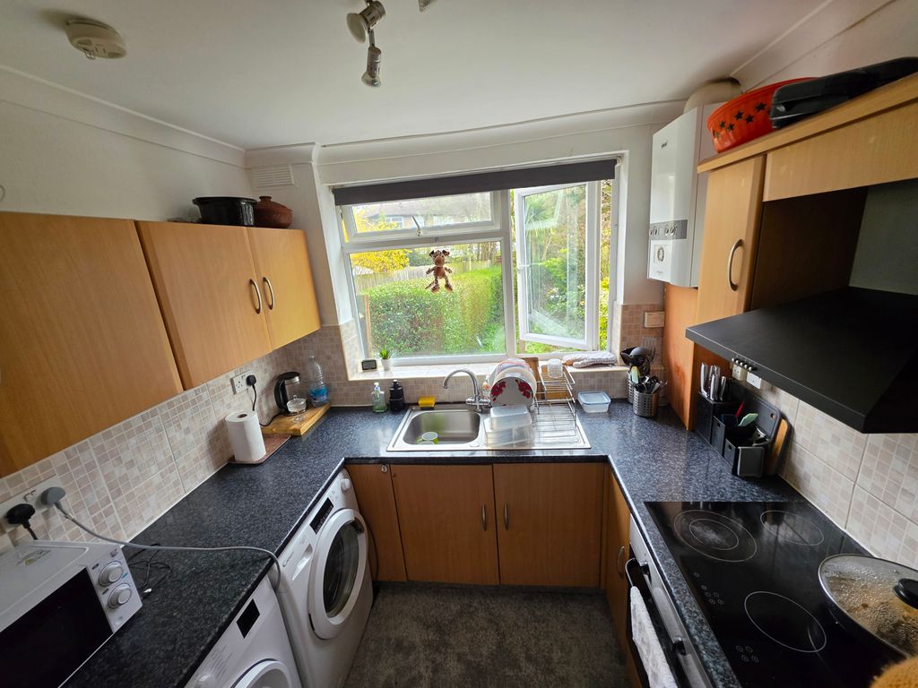 Property photo 1 of 9 Kitchen