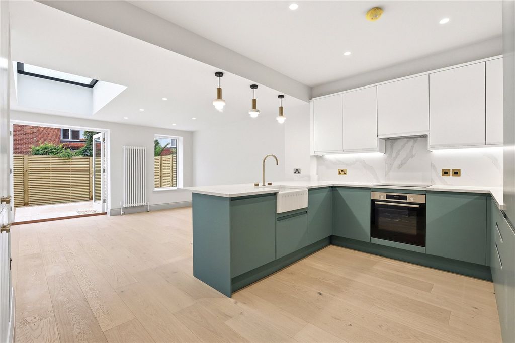 Property photo 3 of 18 Picture No. 06