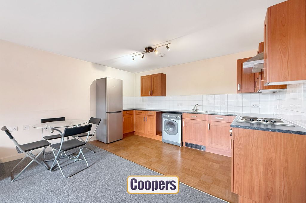 Property photo 2 of 6