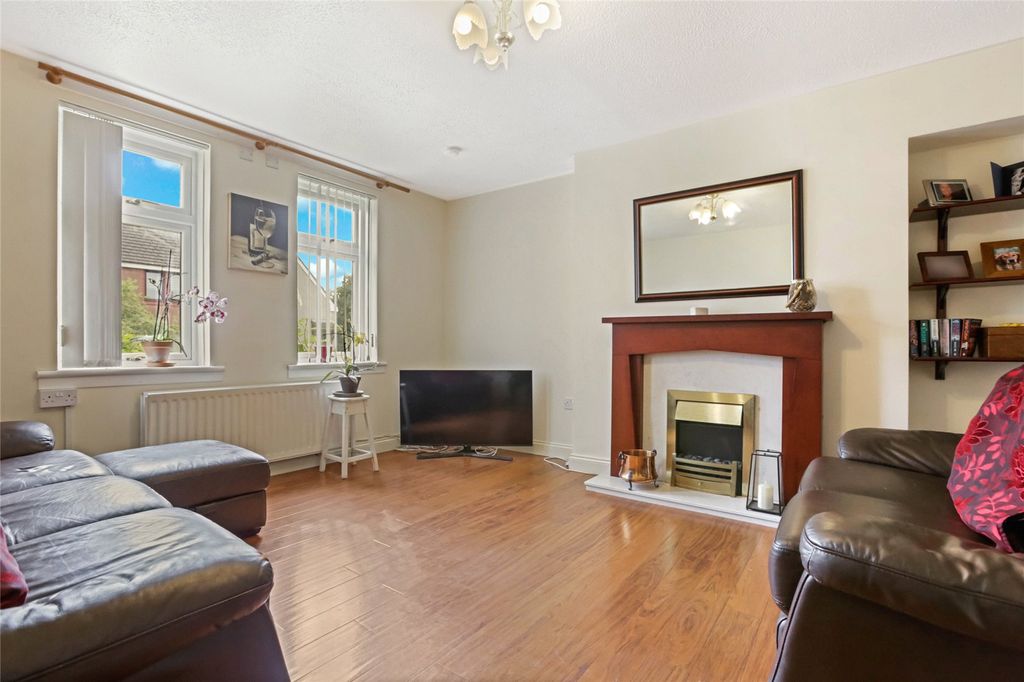 Property photo 2 of 21 Picture No. 04
